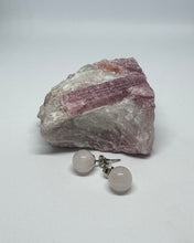 Load image into Gallery viewer, Stud Kristalla eyrnalokkar