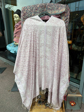 Load image into Gallery viewer, Poncho