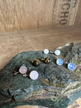 Load image into Gallery viewer, Stud Kristalla eyrnalokkar