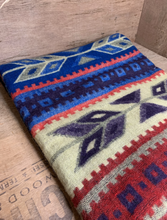 Load image into Gallery viewer, Teppi/Sjal