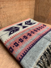 Load image into Gallery viewer, Teppi/Sjal