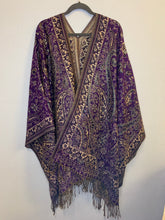 Load image into Gallery viewer, Poncho w/ Golden Threads