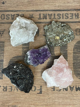 Load image into Gallery viewer, Mineral Rock Crystal Gift Box