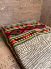 Load image into Gallery viewer, Teppi/Sjal