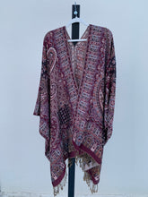 Load image into Gallery viewer, Poncho