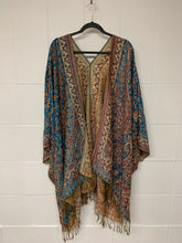 Load image into Gallery viewer, Poncho w/ Golden Threads
