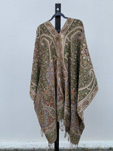 Load image into Gallery viewer, Poncho