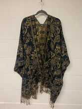 Load image into Gallery viewer, Poncho Coarse w/ Golden Thread