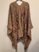 Load image into Gallery viewer, Poncho w/ Golden Threads