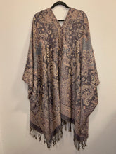 Load image into Gallery viewer, Poncho