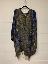 Load image into Gallery viewer, Poncho Coarse w/ Golden Thread