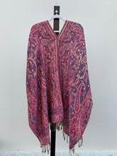 Load image into Gallery viewer, Poncho w/ Golden Threads