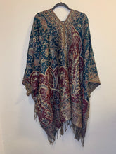 Load image into Gallery viewer, Poncho w/ Golden Threads
