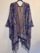 Load image into Gallery viewer, Poncho