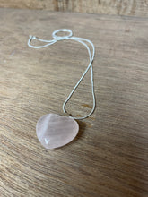 Load image into Gallery viewer, Kristalla hálsmen