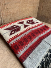 Load image into Gallery viewer, Teppi/Sjal