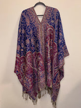 Load image into Gallery viewer, Poncho w/ Golden Threads