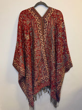 Load image into Gallery viewer, Poncho w/ Golden Threads