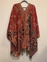 Load image into Gallery viewer, Poncho w/ Golden Threads