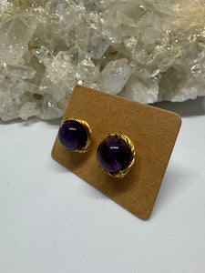 Amethyst Perlu studs