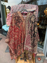 Load image into Gallery viewer, Poncho w/ Golden Threads
