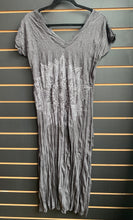 Load image into Gallery viewer, Light dresses

