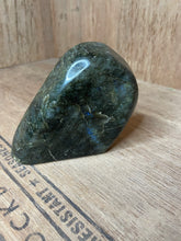 Load image into Gallery viewer, Labradorite Quartz

