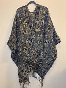 Poncho Coarse w/ Golden Thread