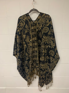 Poncho Coarse w/ Golden Thread