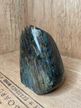 Load image into Gallery viewer, Labradorite Quartz
